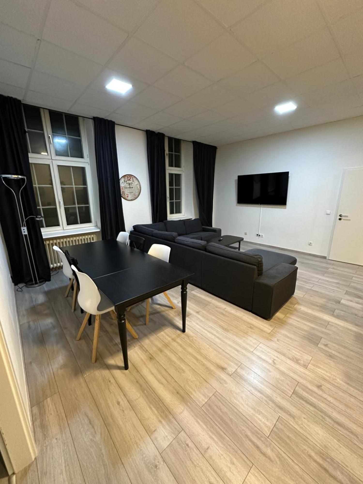 Viersen Schoene Apartments Am Duelkener Bahnhof ภายนอก รูปภาพ